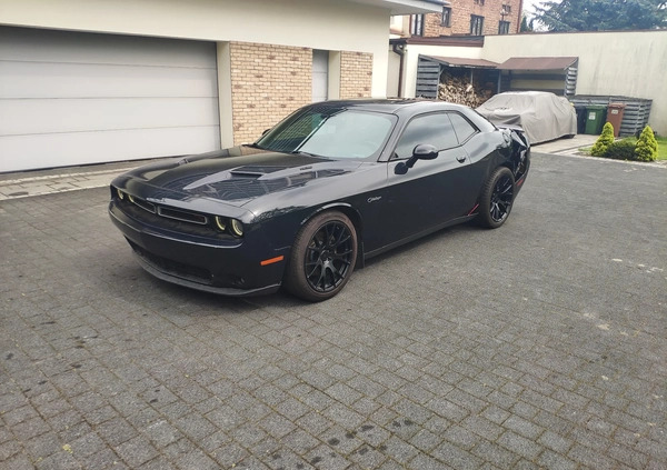 Dodge Challenger cena 78500 przebieg: 92000, rok produkcji 2015 z Zelów małe 137